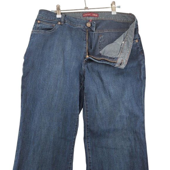IZOD Jeans Women's 5-Pocket Dark Wash Denim Boot Cut Stretch Blue 33/32 - Picture 5 of 11